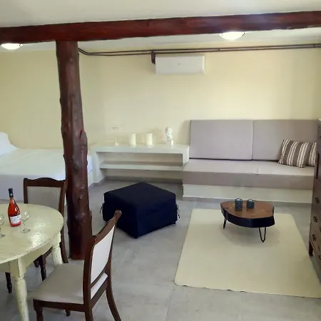 Dioni House *